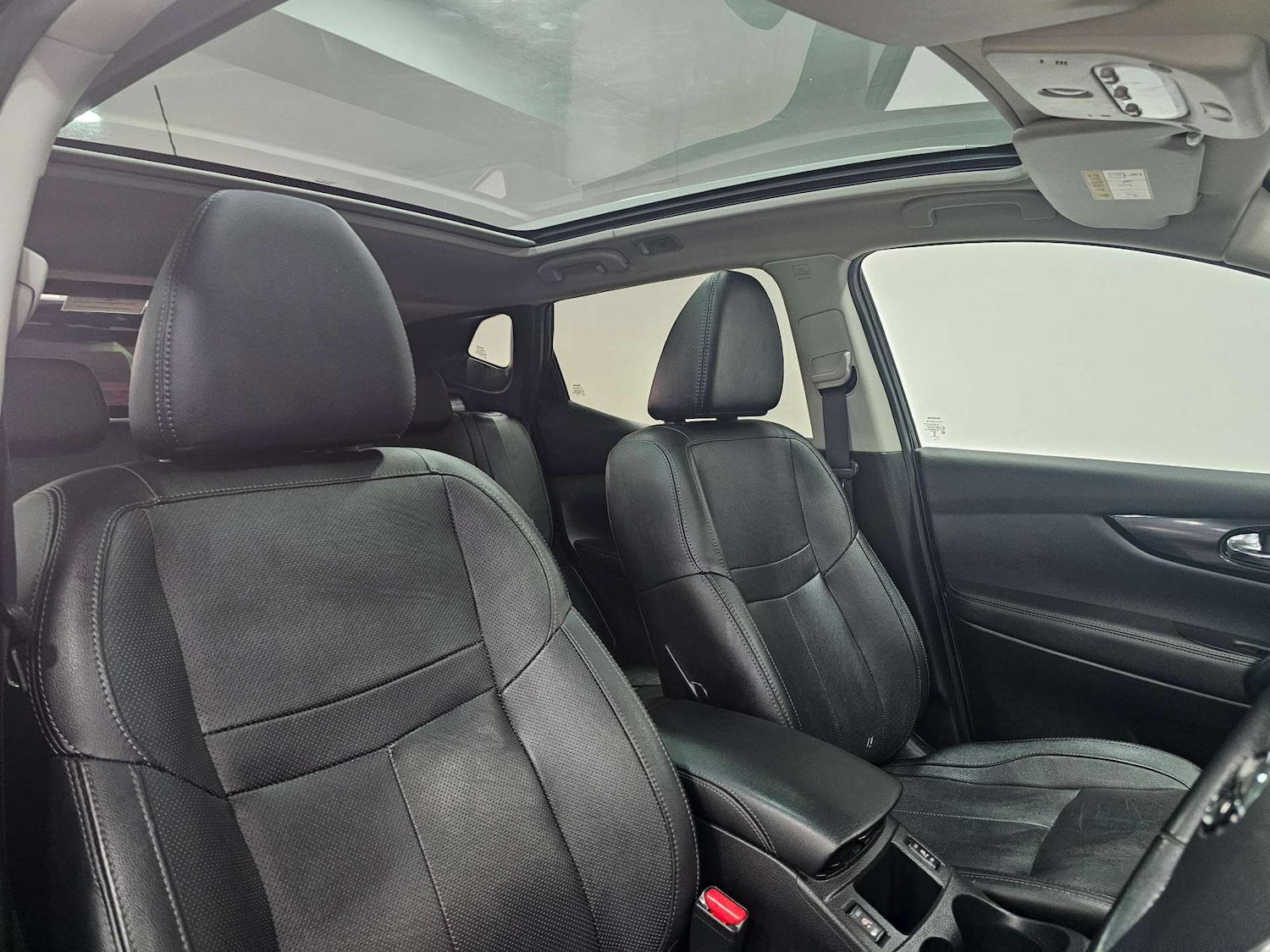 Used Nissan Qashqai 2016 for sale - 77805503: Photo 2