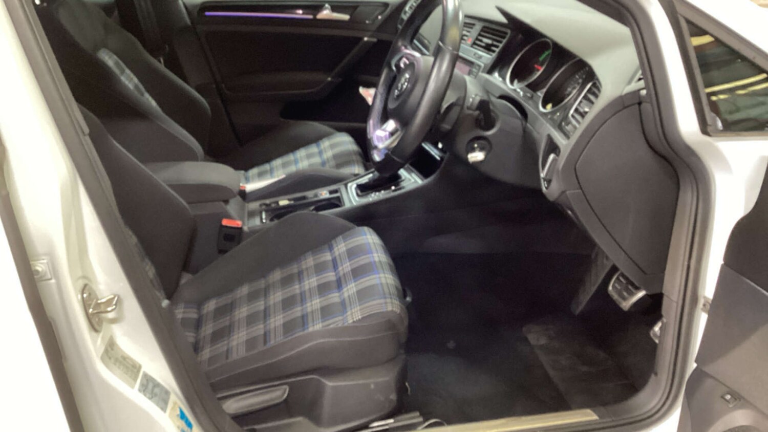 Used Volkswagen Golf 2016 for sale - 77571370: Photo 11