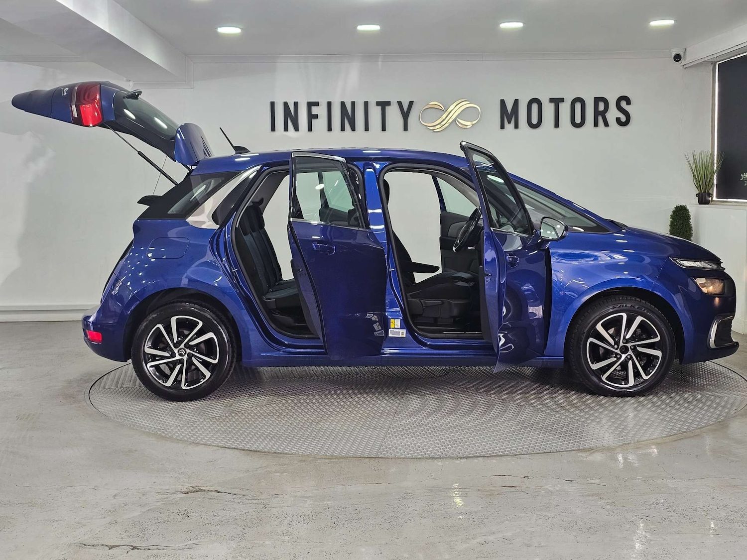 Used Citroen C4 Picasso 2017 for sale - 76972324: Photo 42