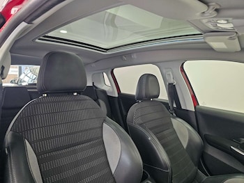 Used Peugeot 2008 2018 for sale - 79099129: Photo