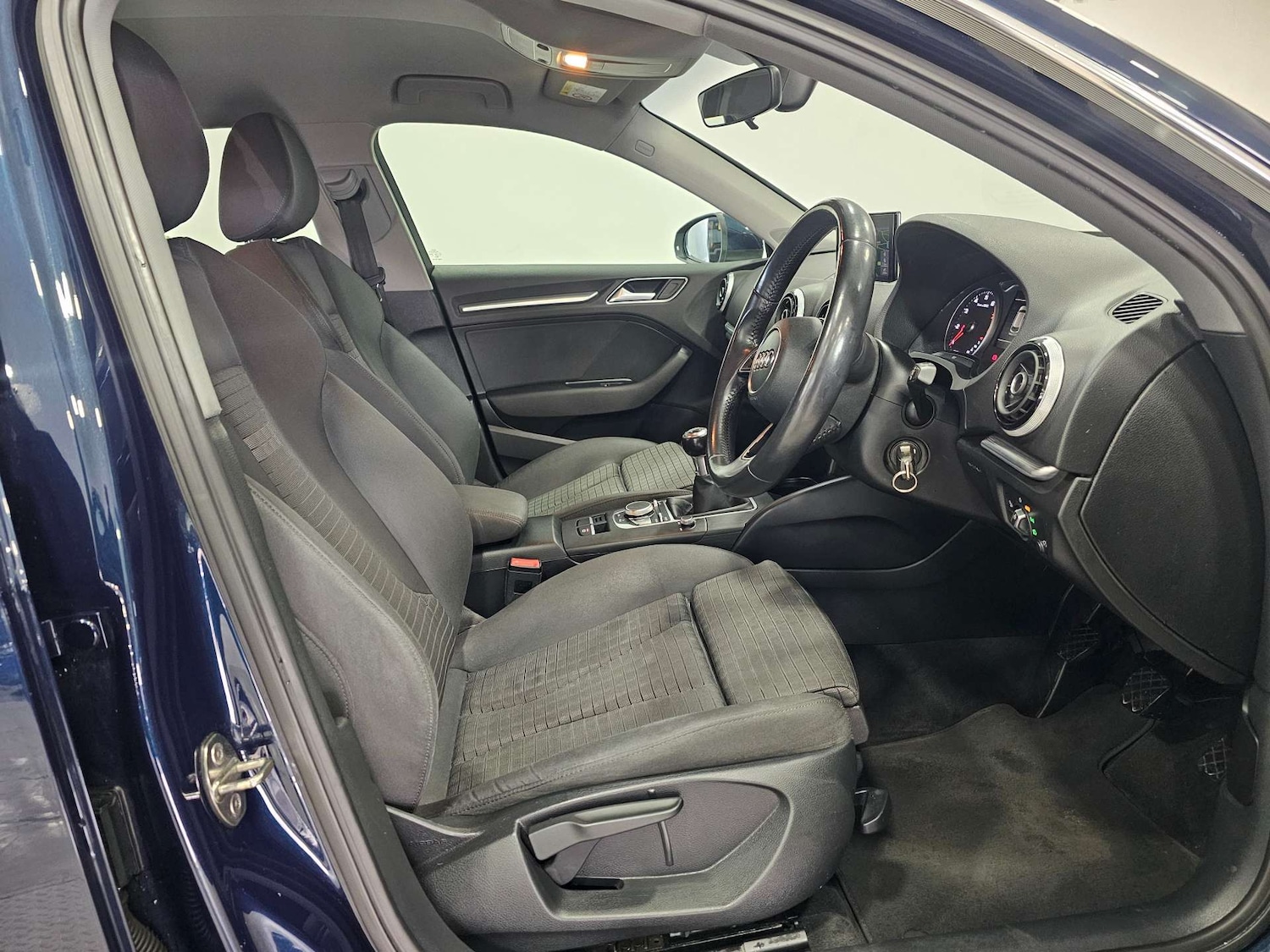 Used Audi A3 2016 for sale - 76972433: Photo 2