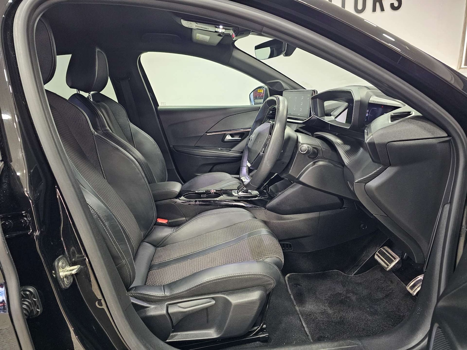 Used Peugeot 208 2022 for sale - 77556769: Photo 3