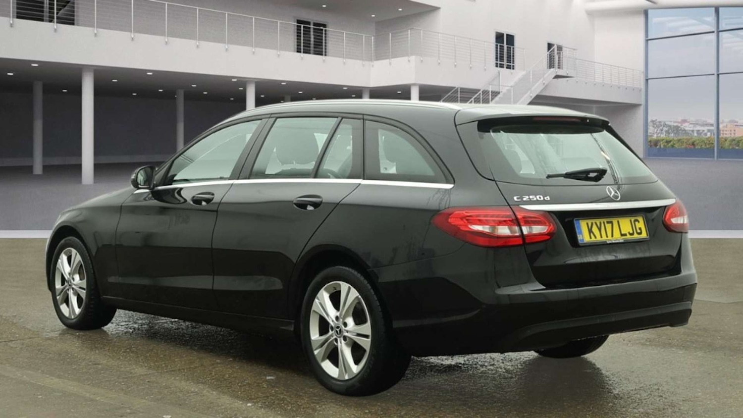 Used Mercedes-Benz C Class 2017 for sale - 77227780: Photo 4