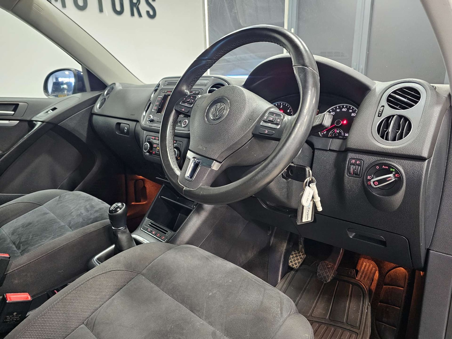 Used Volkswagen Tiguan 2015 for sale - 77125195: Photo 10