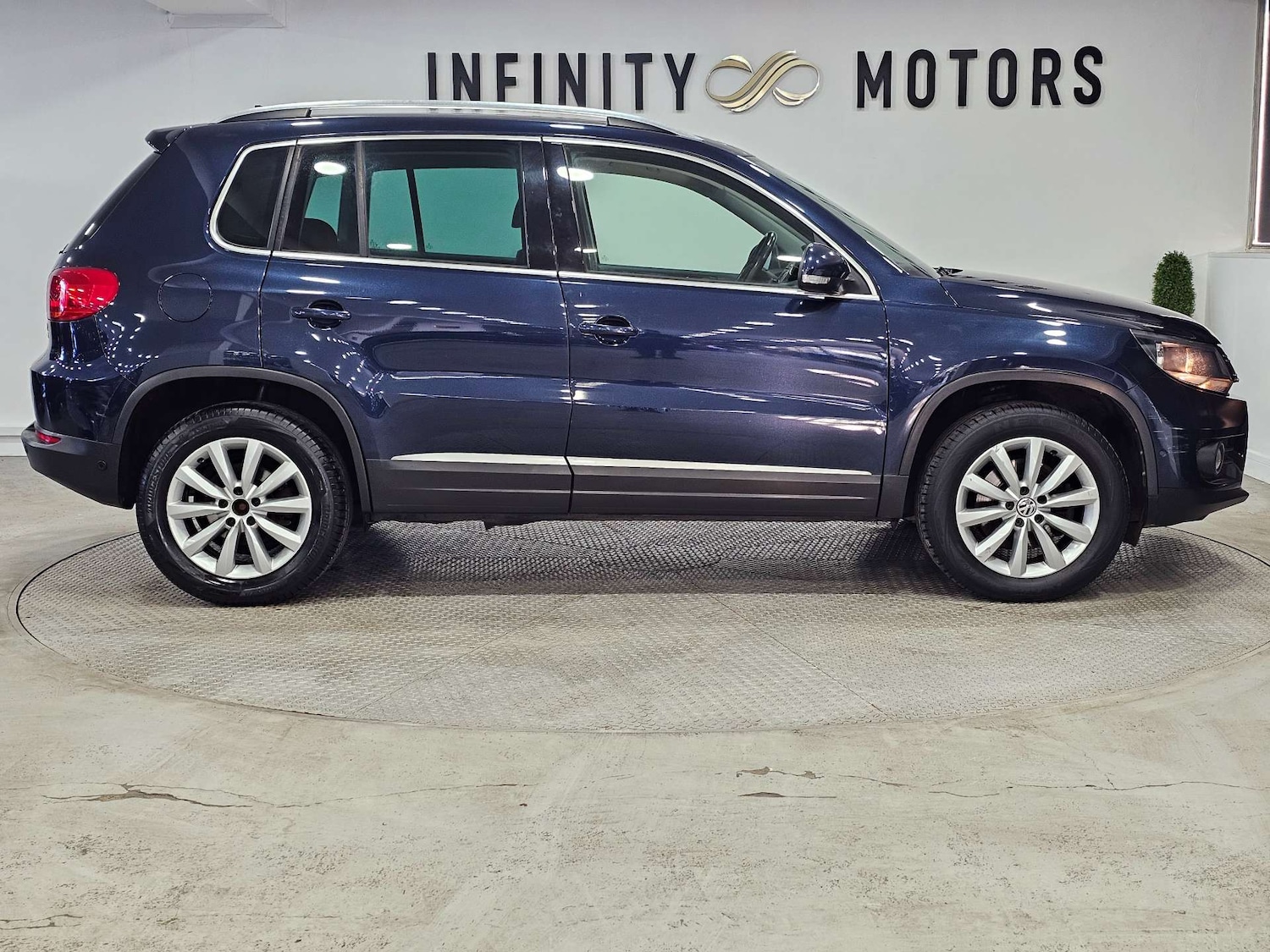 Used Volkswagen Tiguan 2015 for sale - 77125195: Photo 35