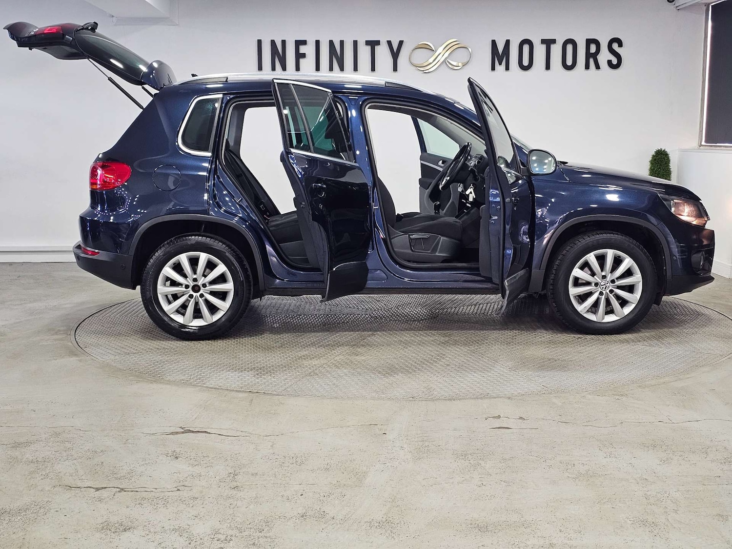 Used Volkswagen Tiguan 2015 for sale - 77125195: Photo 42