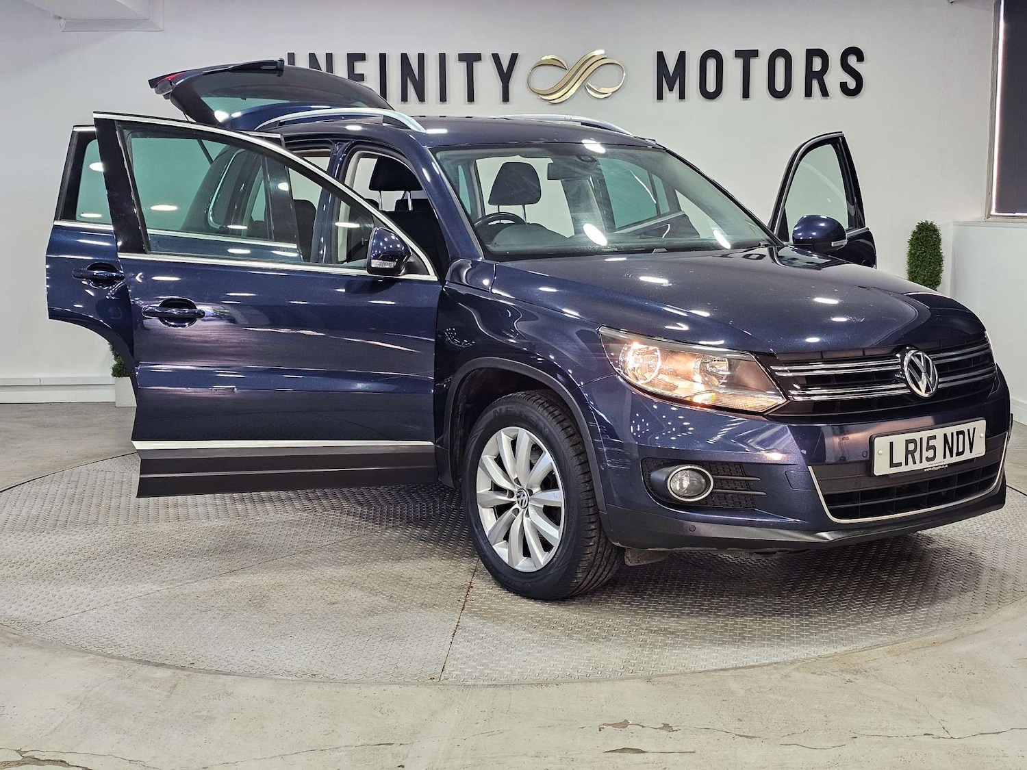 Used Volkswagen Tiguan 2015 for sale - 77125195: Photo 43