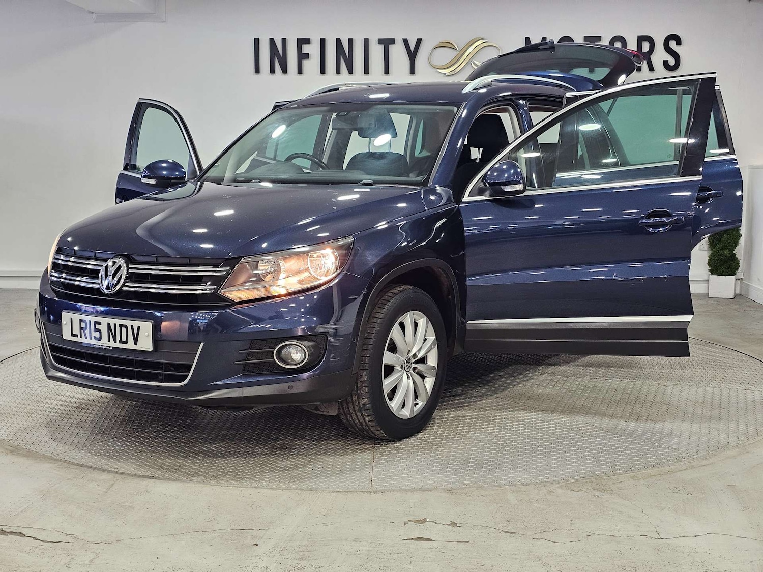 Used Volkswagen Tiguan 2015 for sale - 77125195: Photo 45