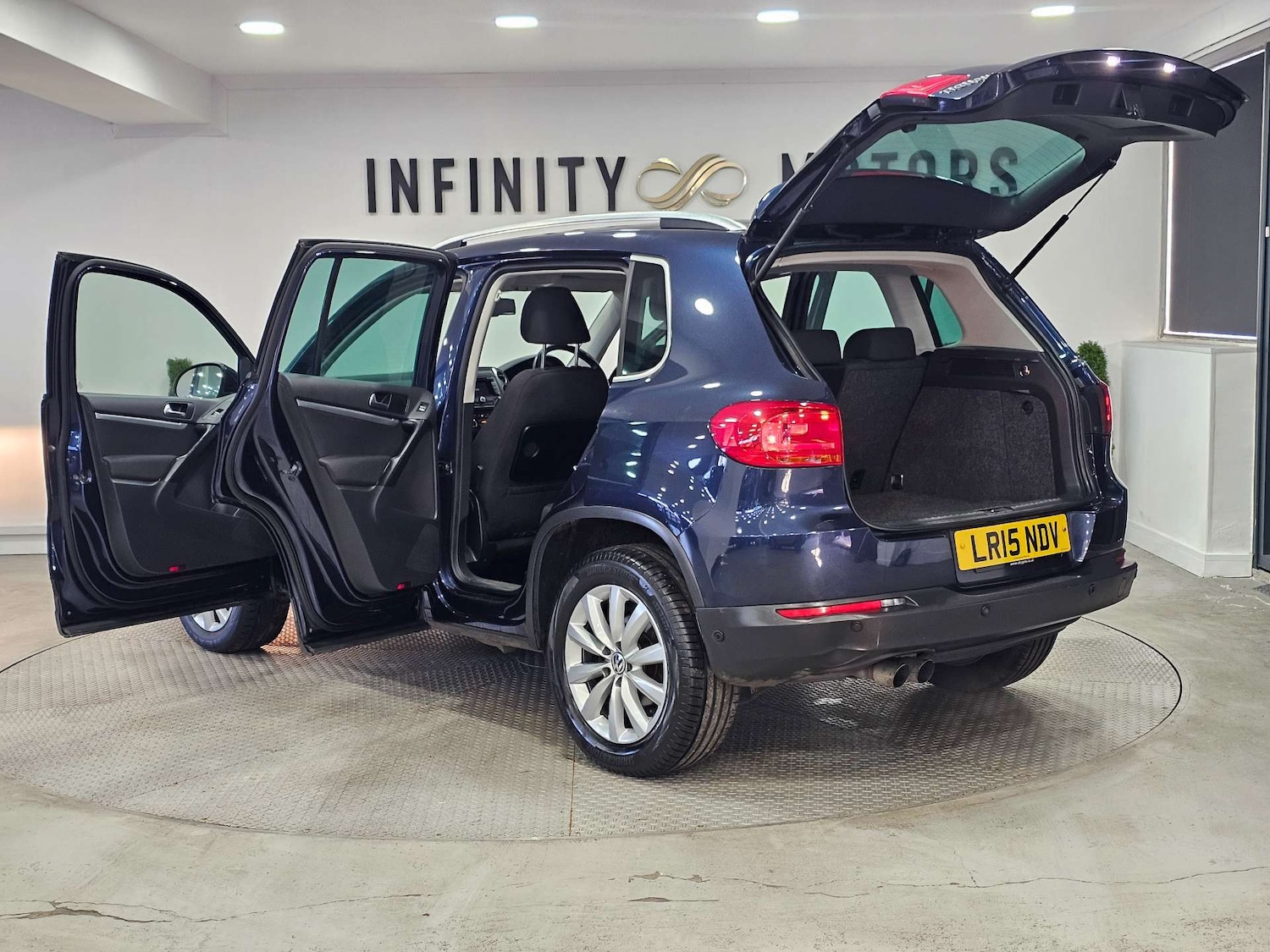 Used Volkswagen Tiguan 2015 for sale - 77125195: Photo 47