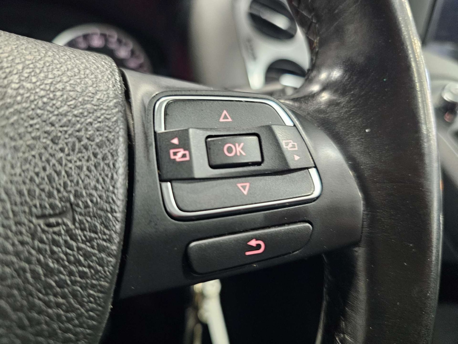 Used Volkswagen Tiguan 2015 for sale - 77125195: Photo 60