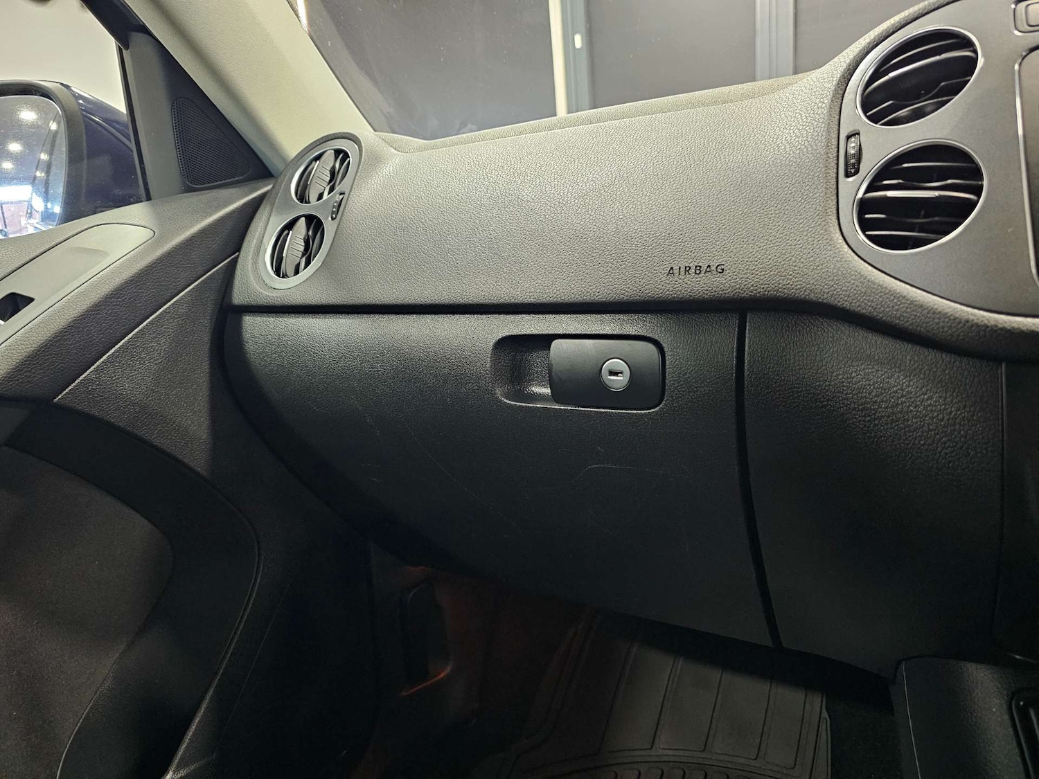 Used Volkswagen Tiguan 2015 for sale - 77125195: Photo 76