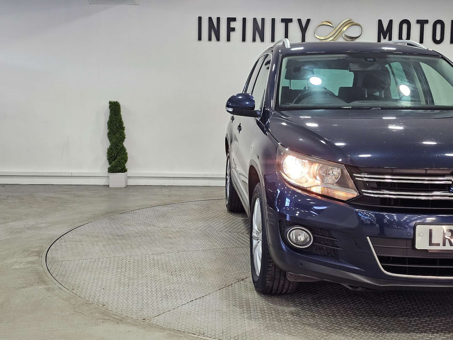 Used Volkswagen Tiguan 2015 for sale - 77125195: Photo 9