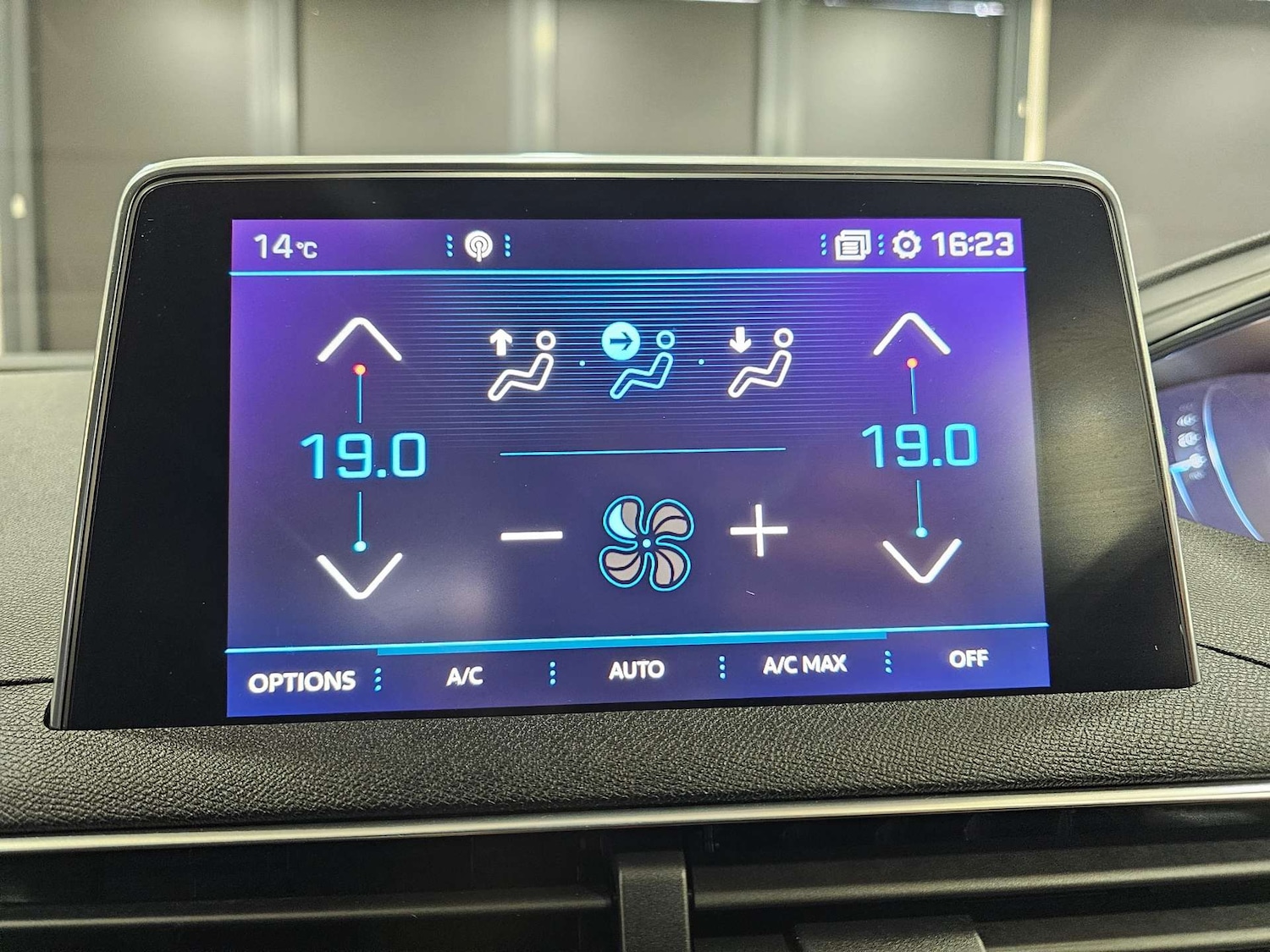 Used Peugeot 3008 2017 for sale - 77350595: Photo 41