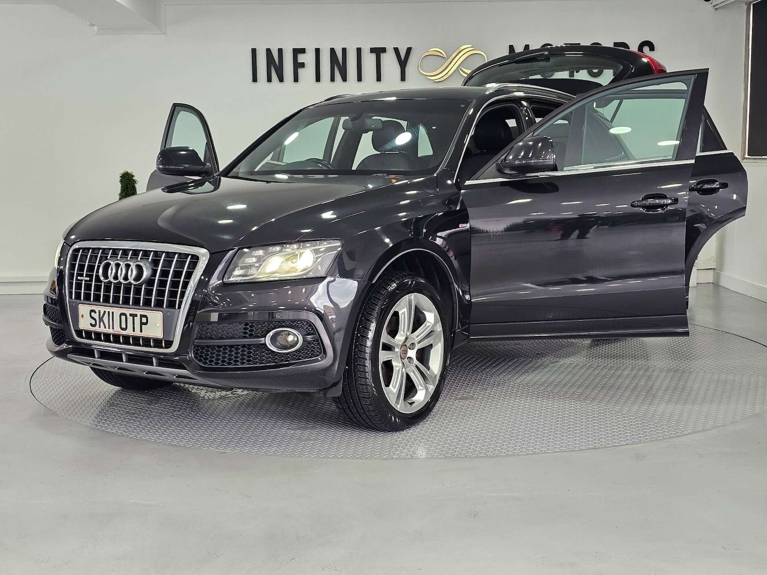 Used Audi Q5 2011 for sale - 78080741: Photo 41