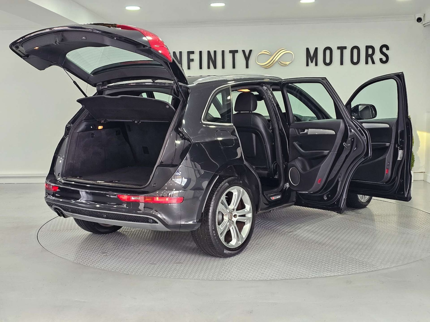 Used Audi Q5 2011 for sale - 78080741: Photo 45