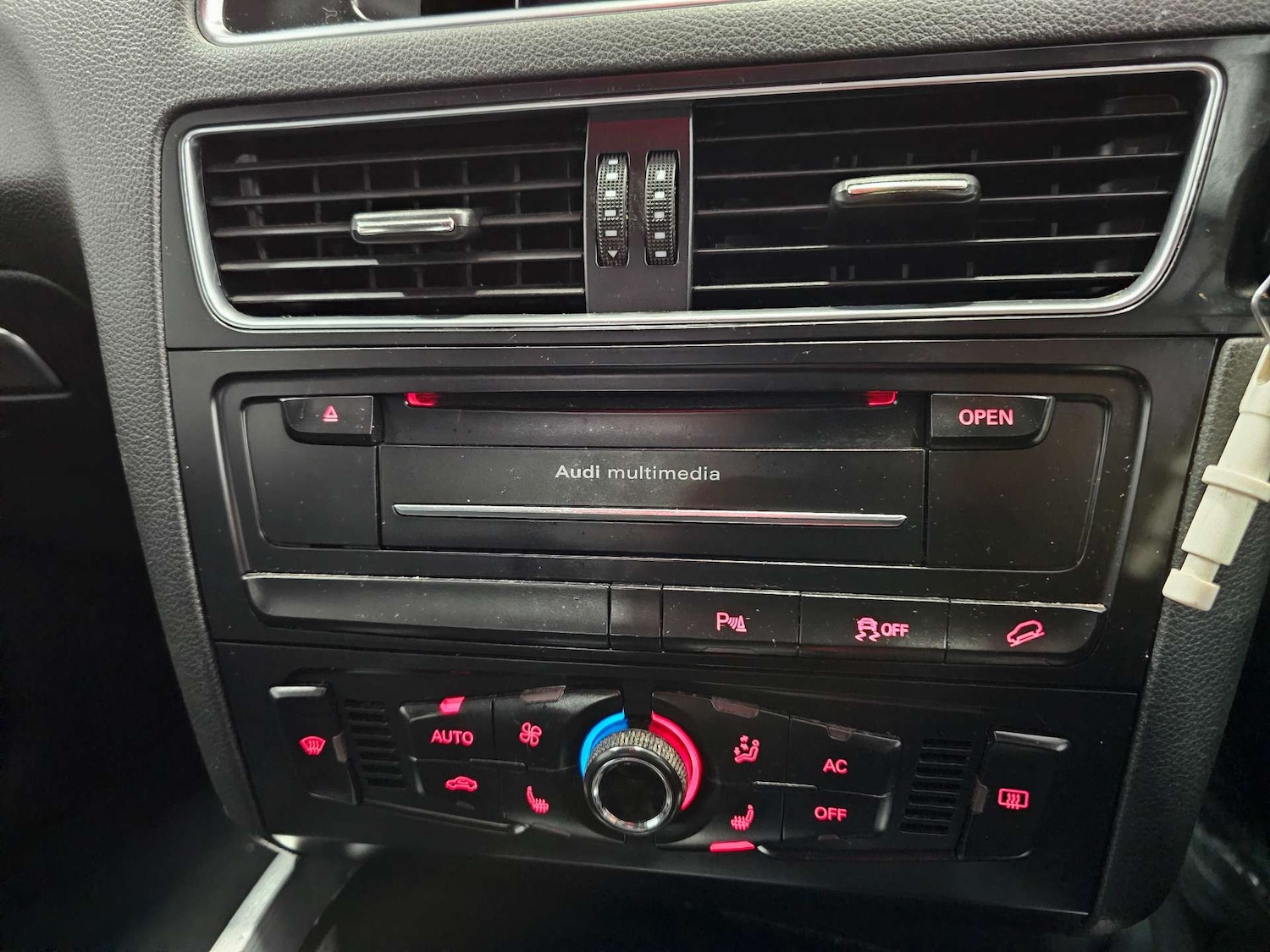 Used Audi Q5 2011 for sale - 78080741: Photo 64