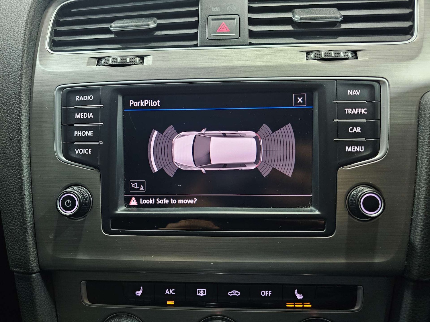 Used Volkswagen Golf 2017 for sale - 76972349: Photo 10