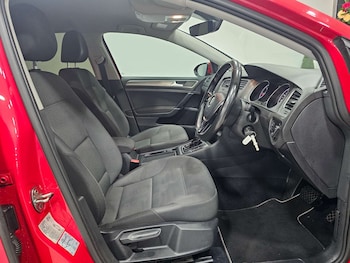 Used Volkswagen Golf 2017 for sale - 76972349: Photo