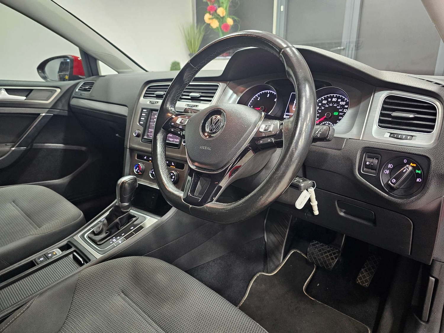 Used Volkswagen Golf 2017 for sale - 76972349: Photo 5