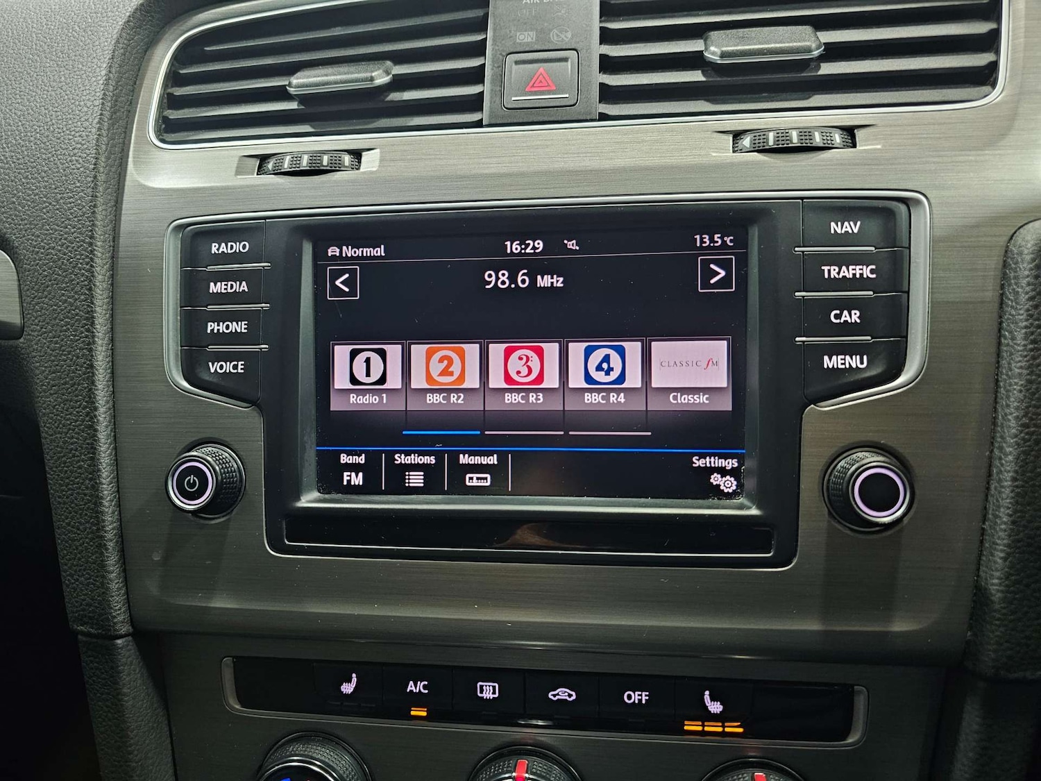 Used Volkswagen Golf 2017 for sale - 76972349: Photo 69