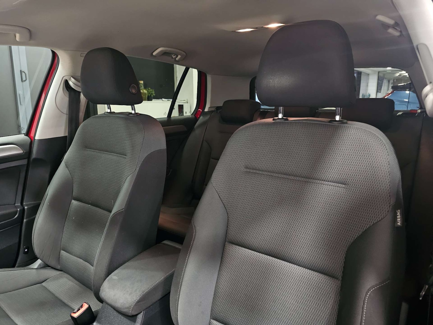 Used Volkswagen Golf 2017 for sale - 76972349: Photo 90