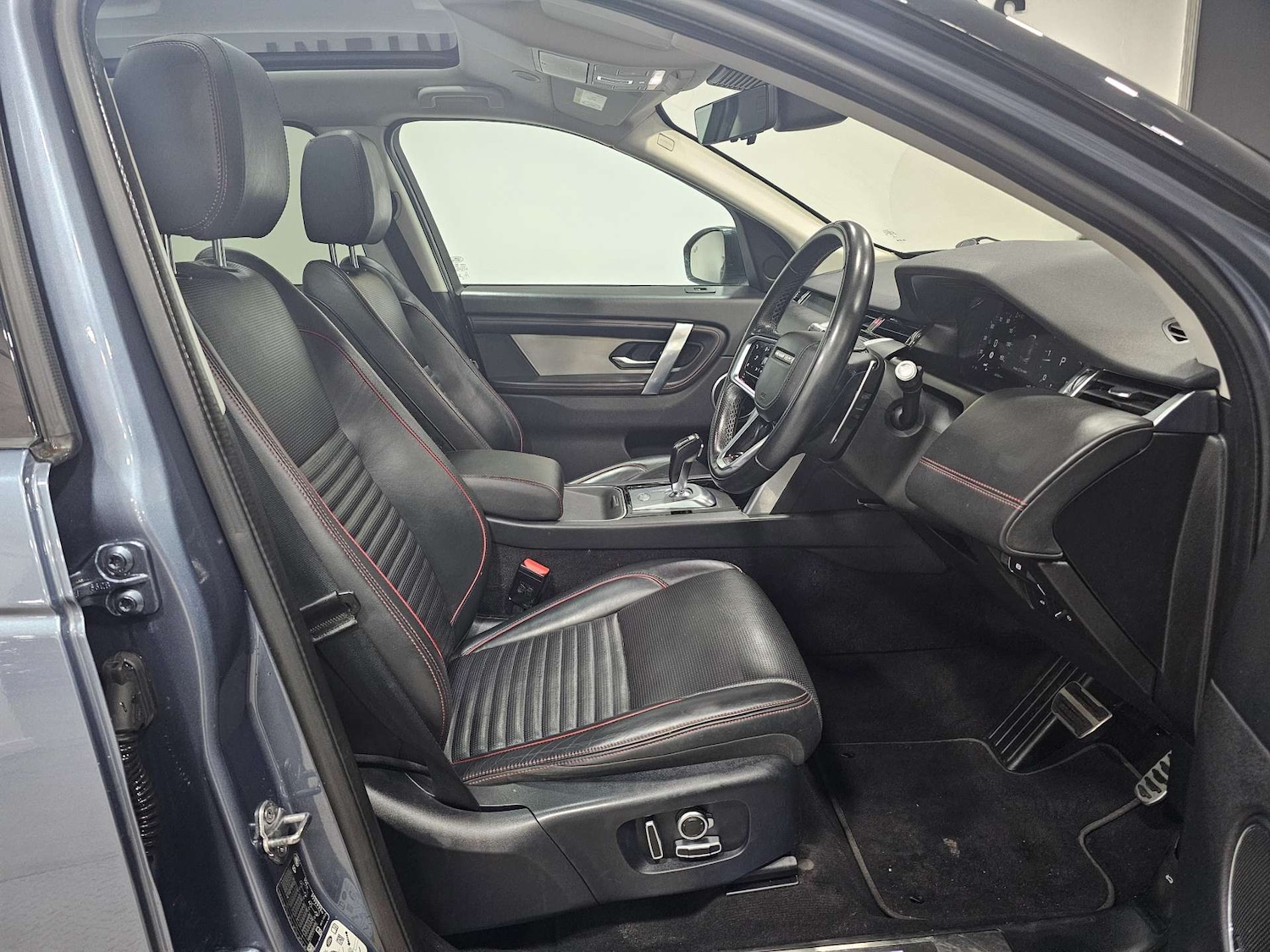 Used Land Rover Discovery Sport 2021 for sale - 76972387: Photo 5