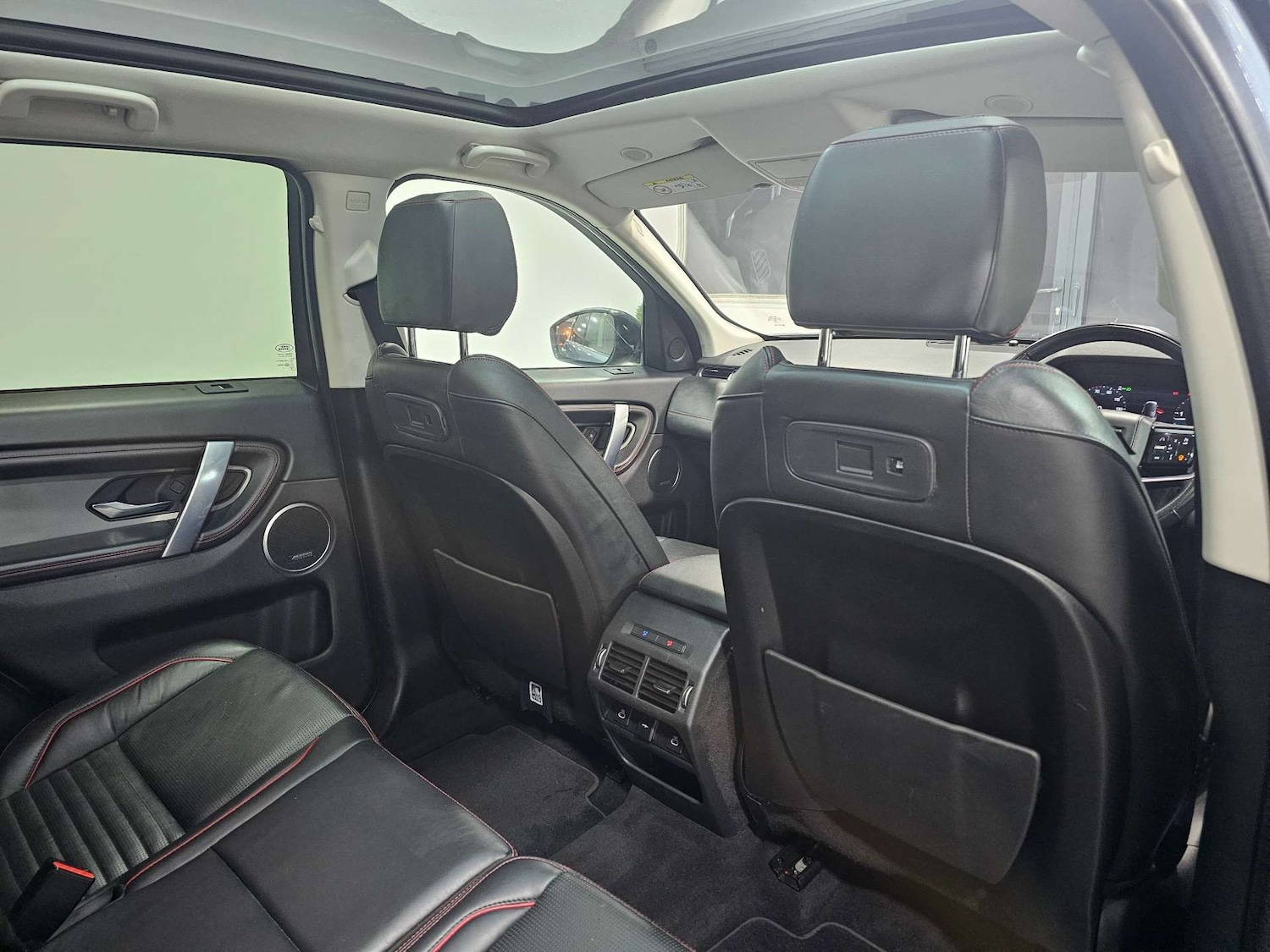 Used Land Rover Discovery Sport 2021 for sale - 76972387: Photo 50