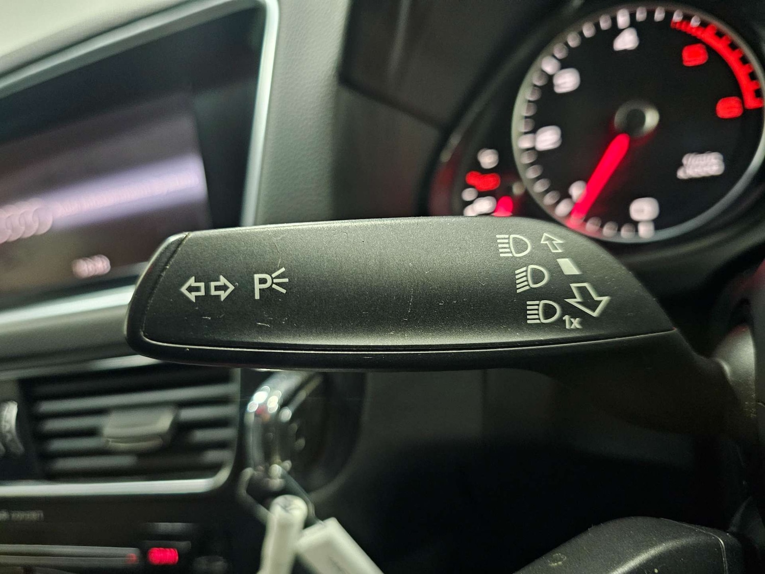 Used Audi Q5 2013 for sale - 76972446: Photo 65