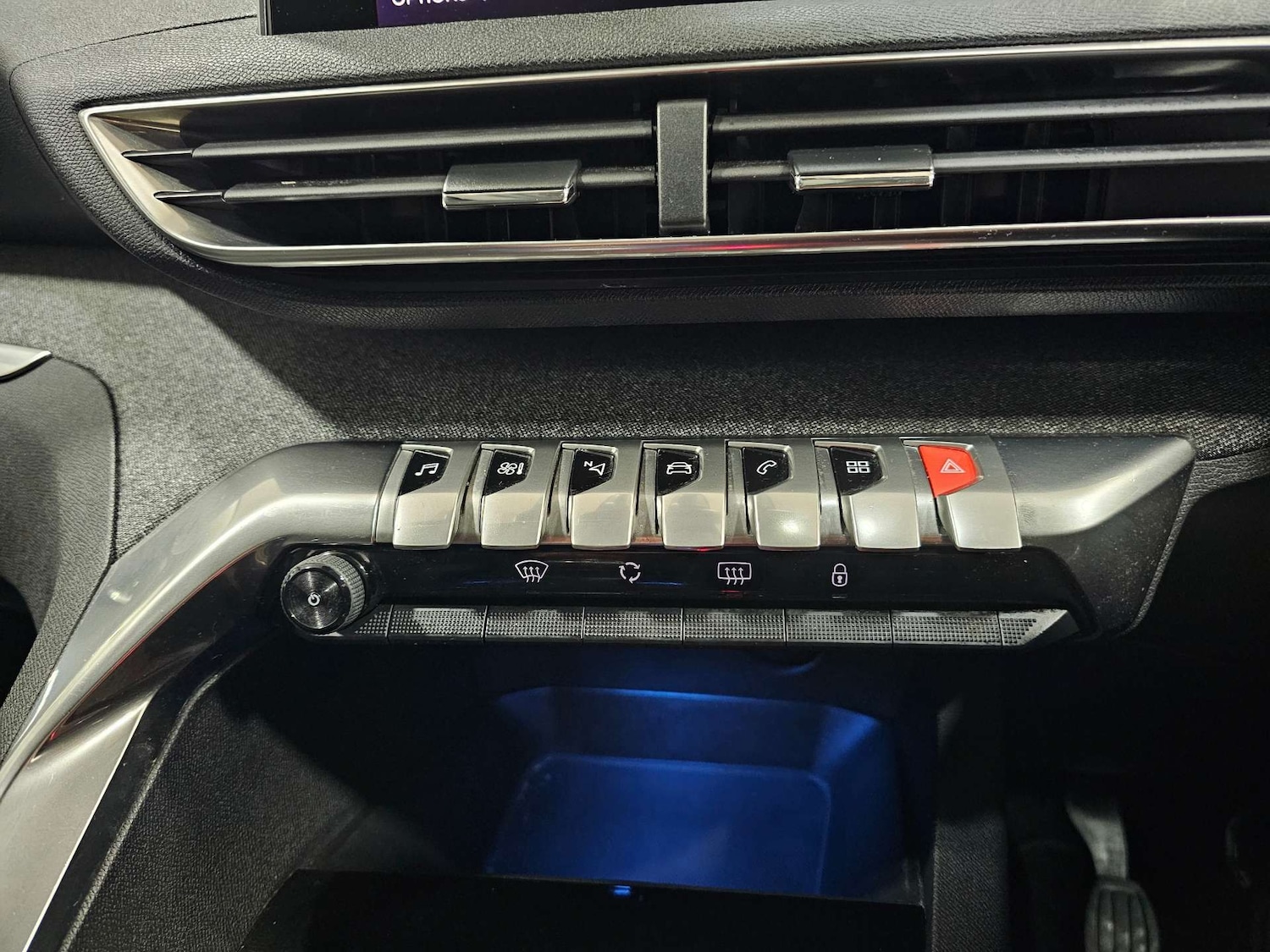 Used Peugeot 3008 2018 for sale - 76972363: Photo 66