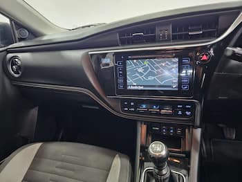 Used Toyota Auris 2015 for sale - 79637650: Photo
