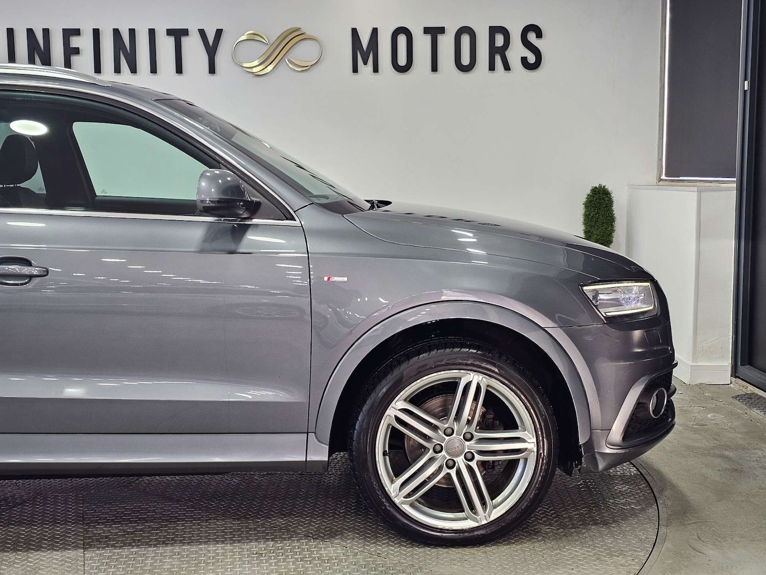 Used Audi Q3 2014 for sale - 76972366: Photo 35