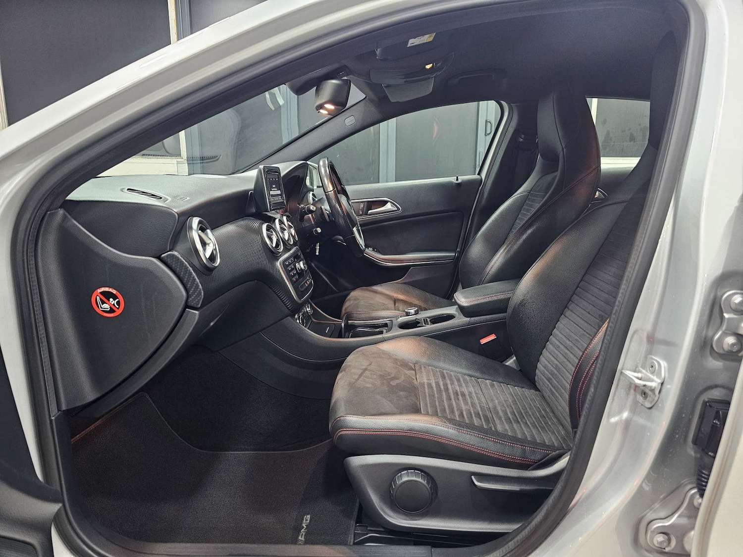 Used Mercedes-Benz A-Class 2014 for sale - 76972427: Photo 94