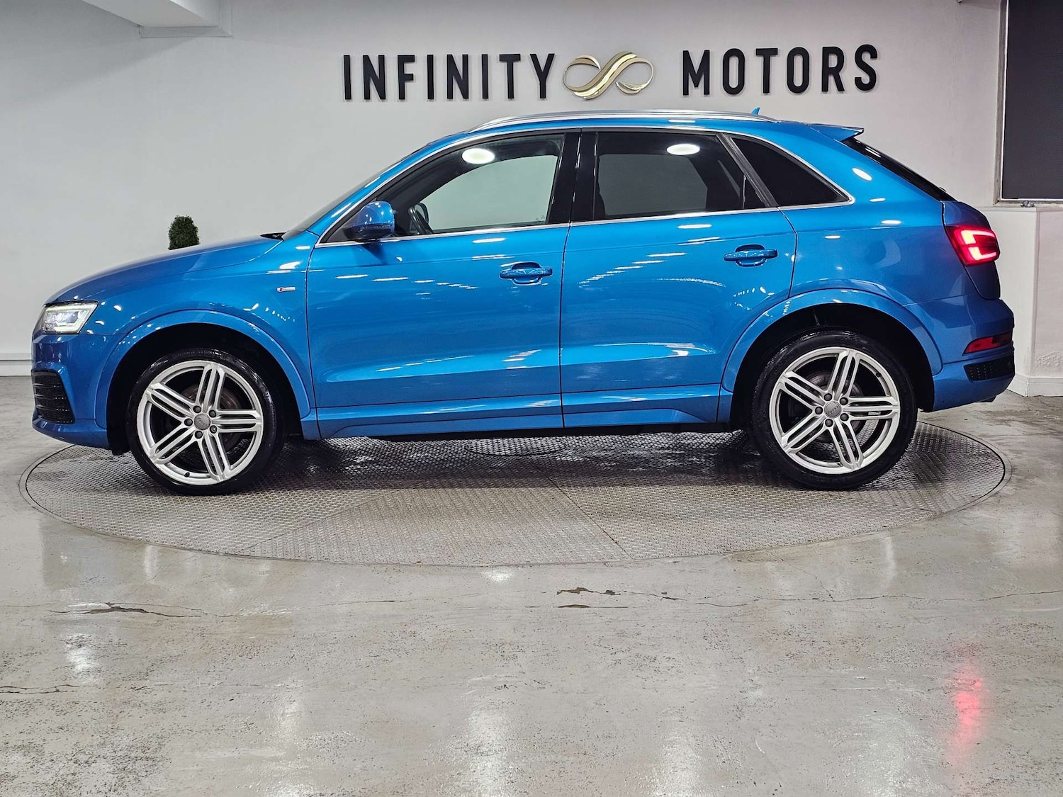 Used Audi Q3 2015 for sale - 77285492: Photo 19