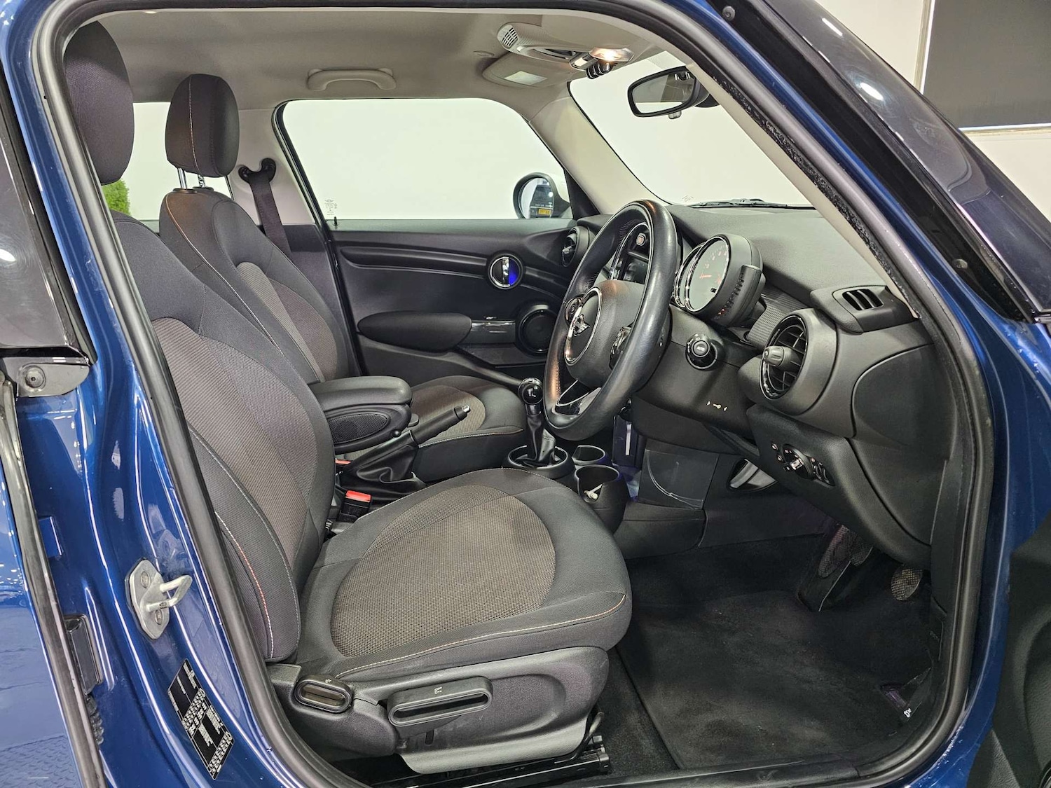 Used MINI Hatch 2017 for sale - 77336939: Photo 3