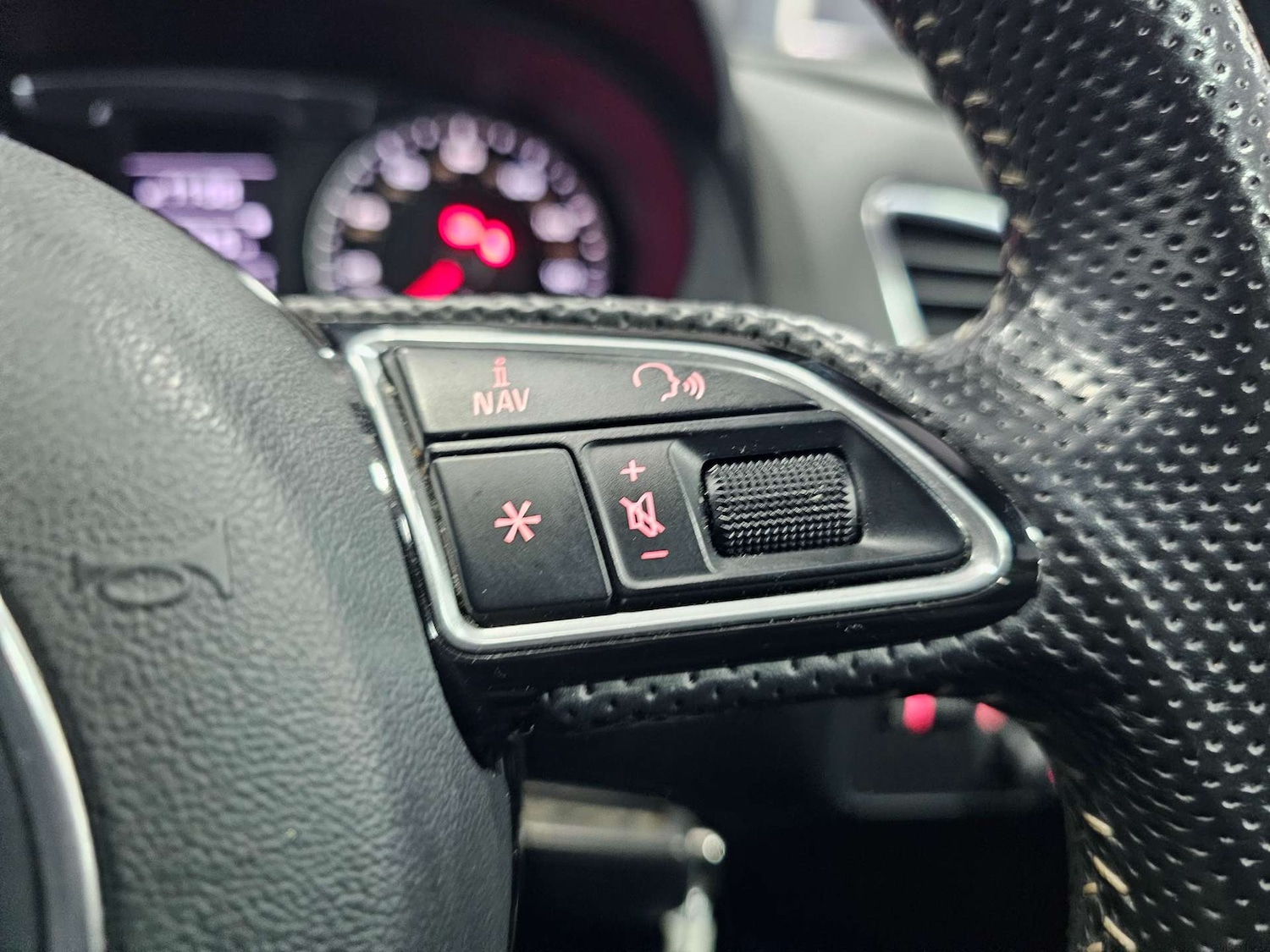 Used Audi Q3 2016 for sale - 76972394: Photo 63