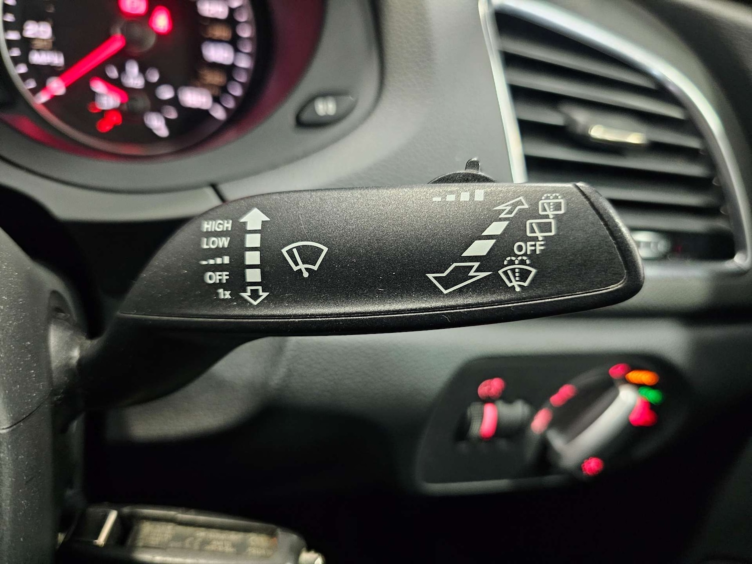 Used Audi Q3 2016 for sale - 76972394: Photo 65