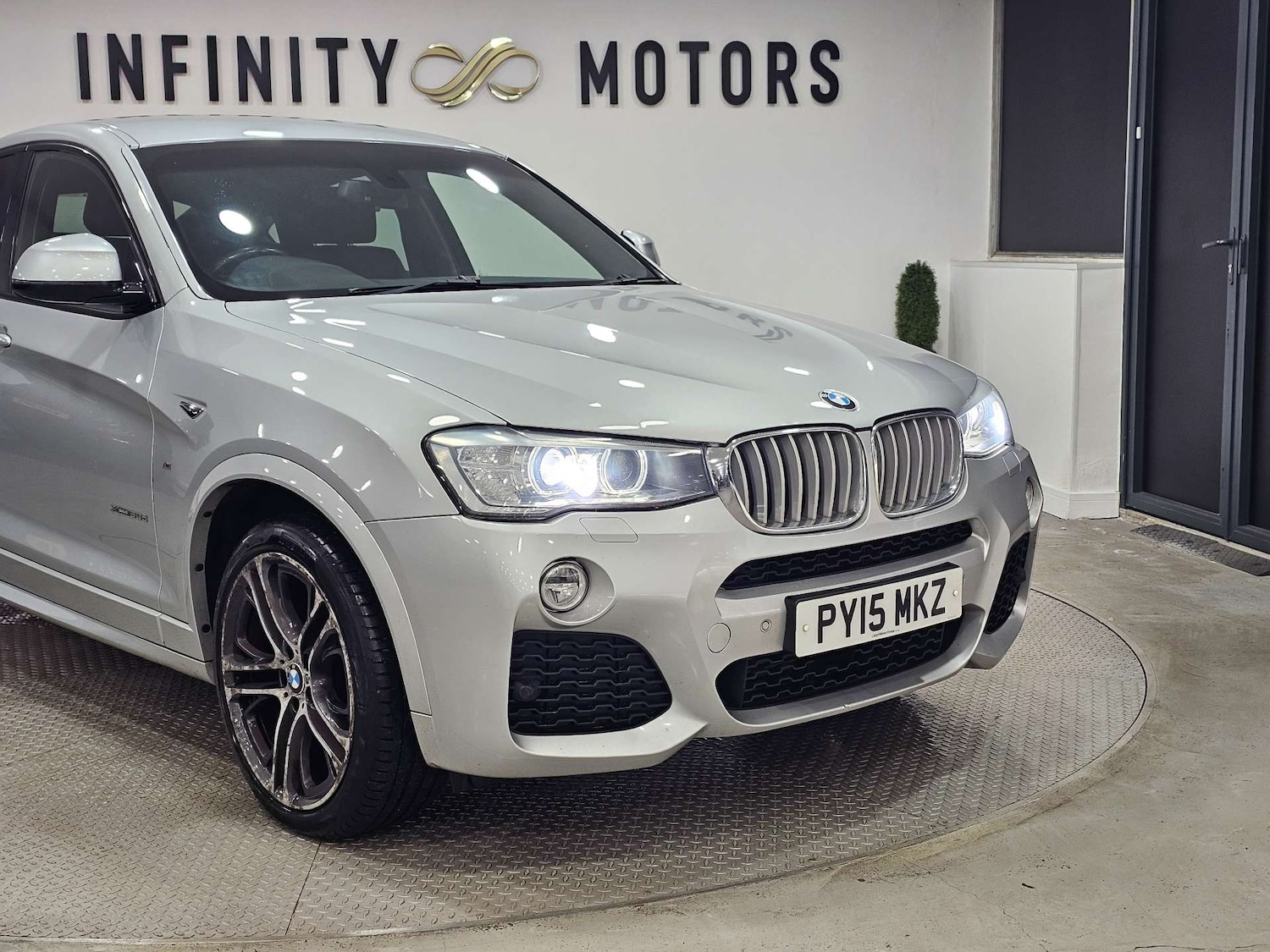 Used BMW X4 2015 for sale - 76972386: Photo 4