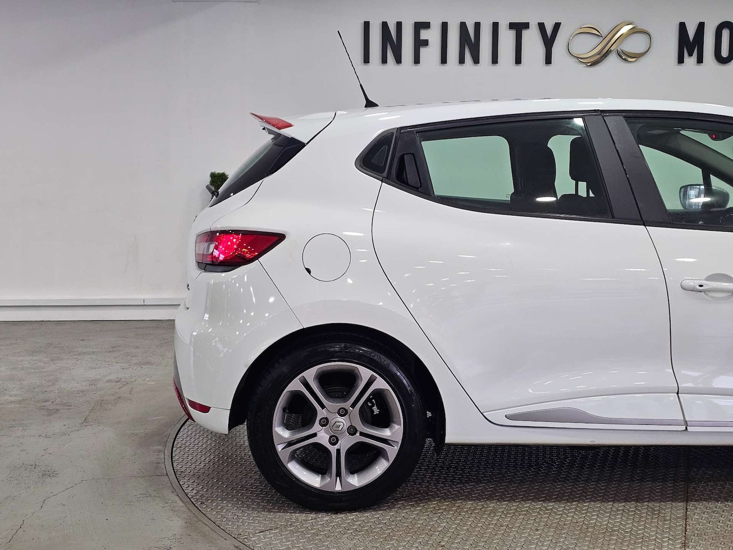 Used Renault Clio 2016 for sale - 77482426: Photo 37