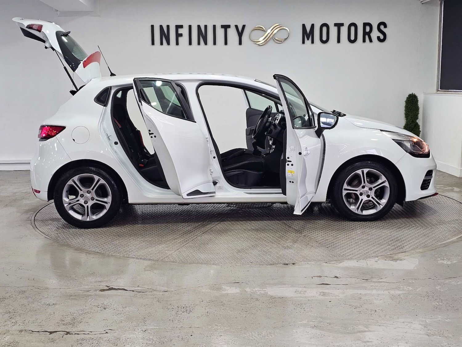 Used Renault Clio 2016 for sale - 77482426: Photo 42