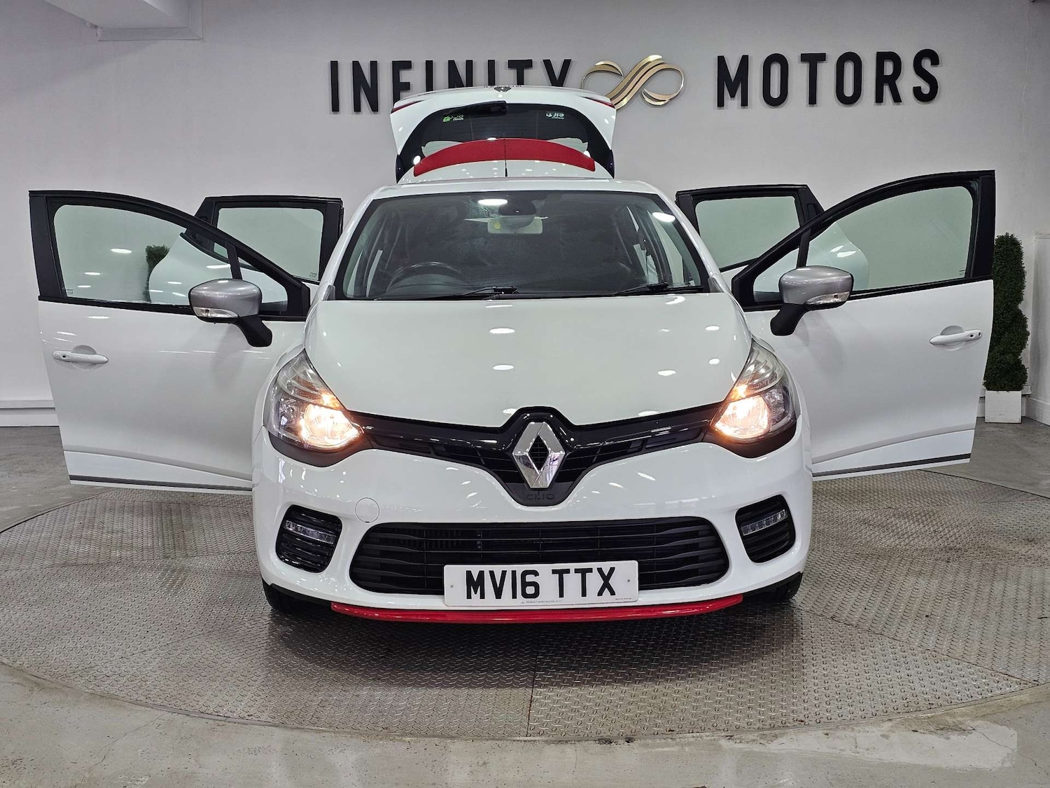 Used Renault Clio 2016 for sale - 77482426: Photo 44