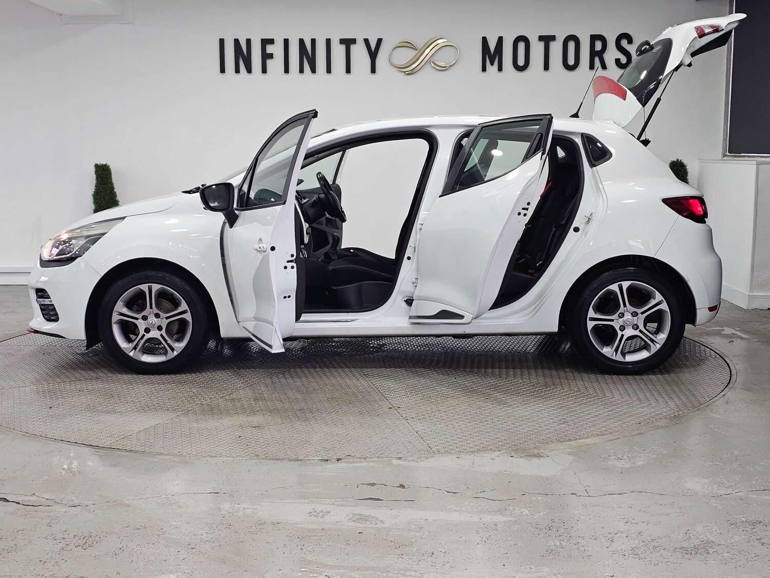 Used Renault Clio 2016 for sale - 77482426: Photo 46