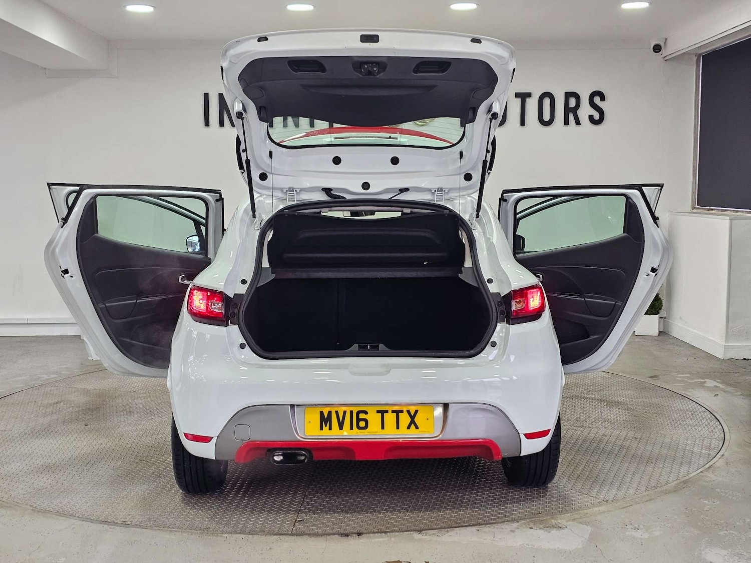 Used Renault Clio 2016 for sale - 77482426: Photo 48