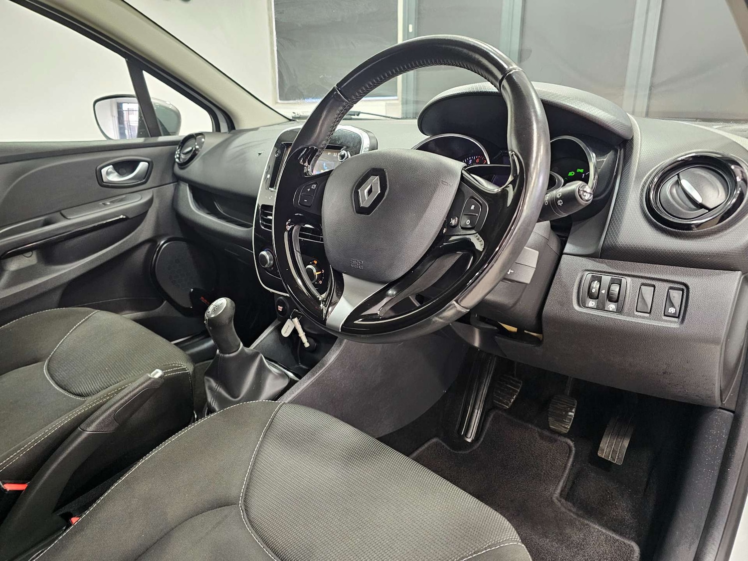 Used Renault Clio 2016 for sale - 77482426: Photo 5