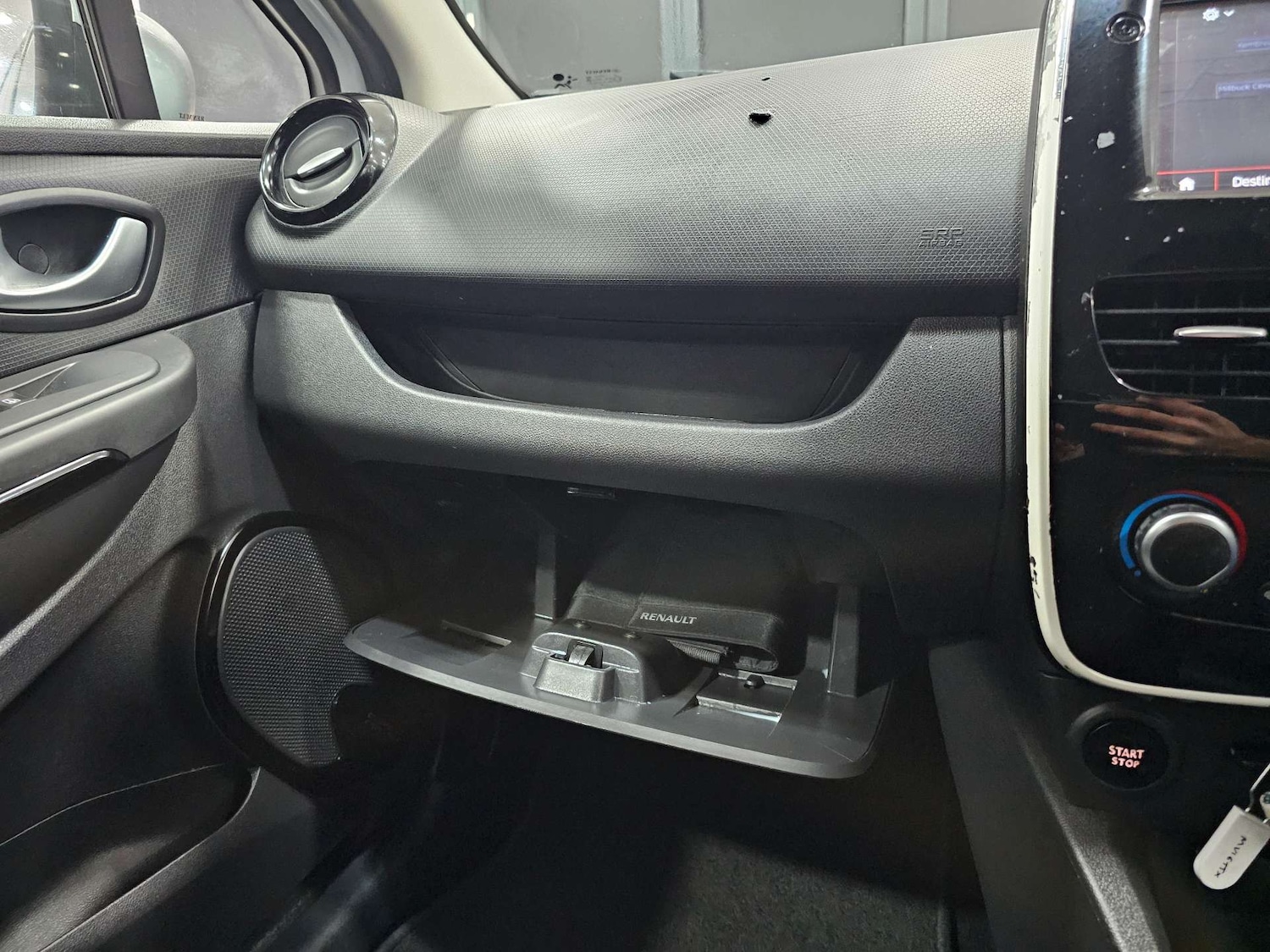 Used Renault Clio 2016 for sale - 77482426: Photo 70