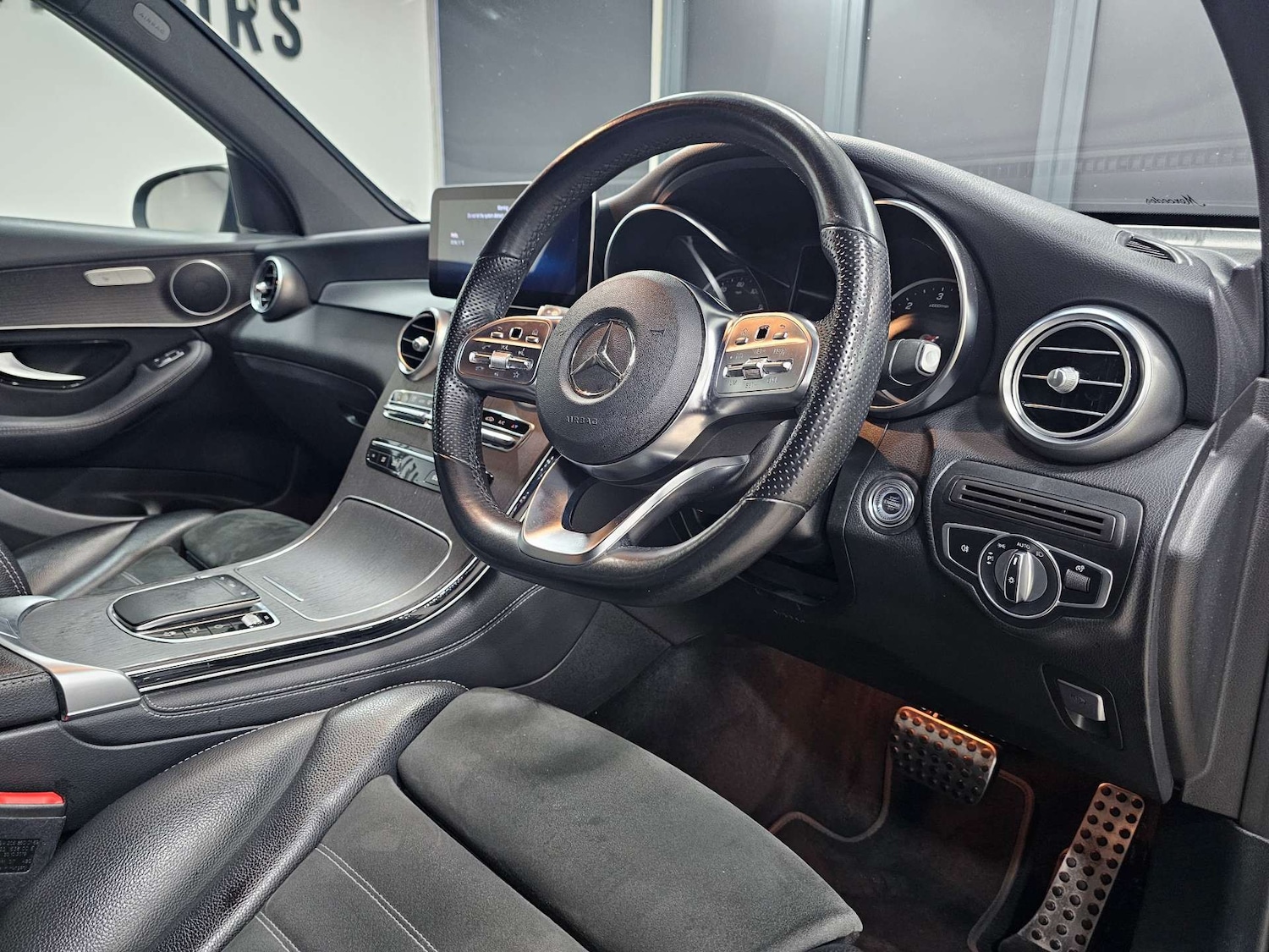 Used Mercedes-Benz GLC 2020 for sale - 76972319: Photo 10