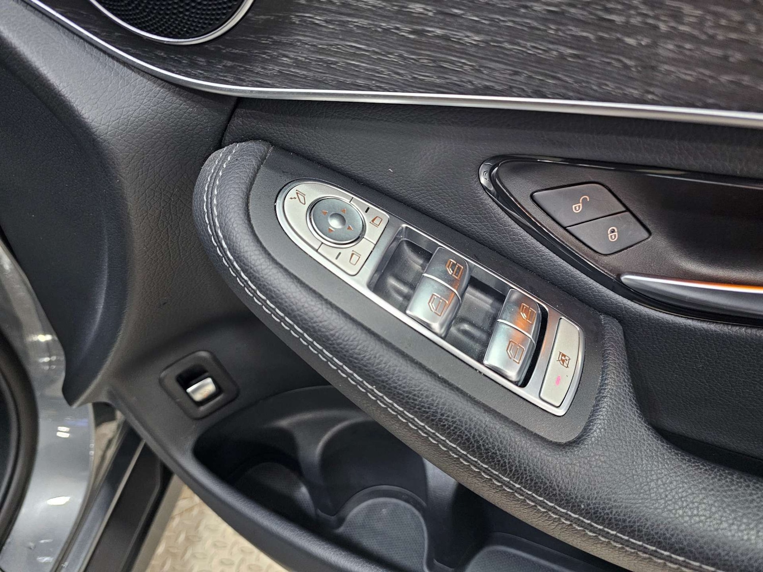 Used Mercedes-Benz GLC 2020 for sale - 76972319: Photo 56