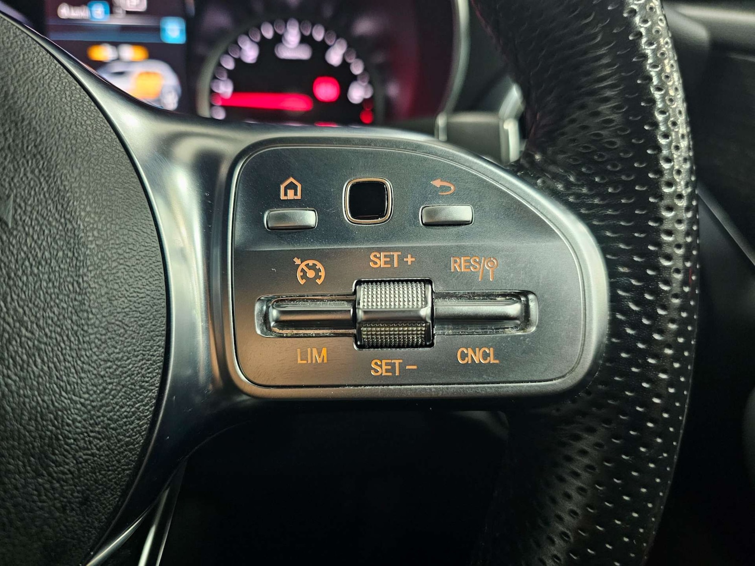 Used Mercedes-Benz GLC 2020 for sale - 76972319: Photo 59