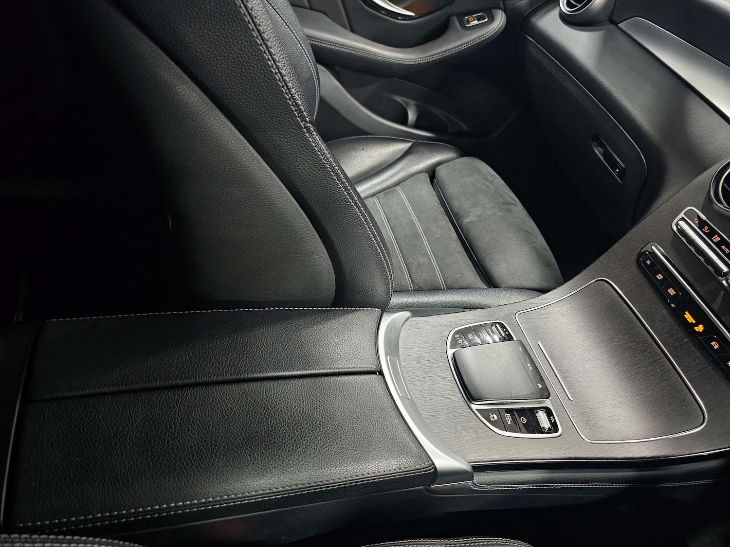 Used Mercedes-Benz GLC 2020 for sale - 76972319: Photo 63