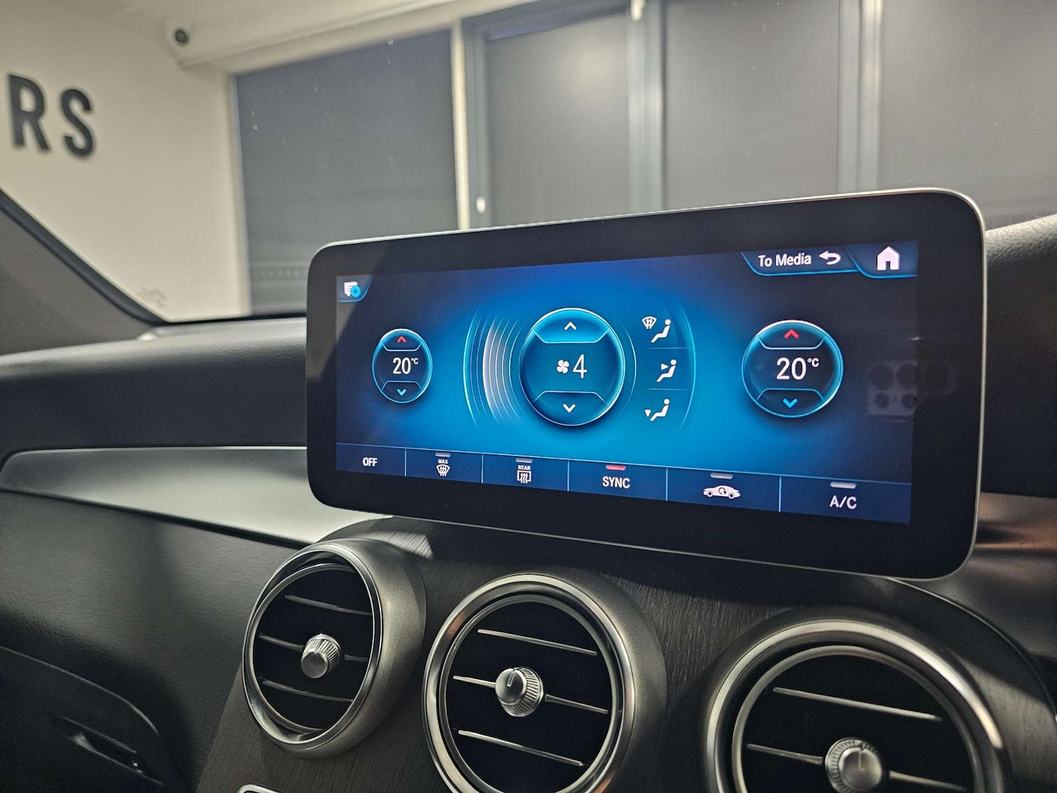 Used Mercedes-Benz GLC 2020 for sale - 76972319: Photo 72