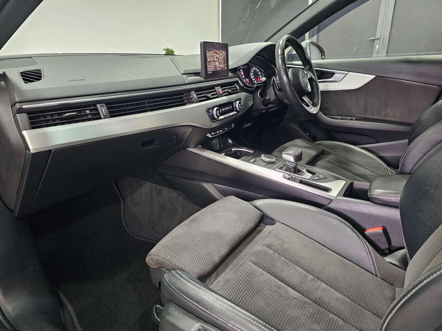 Used Audi A4 2019 for sale - 77762389: Photo 100